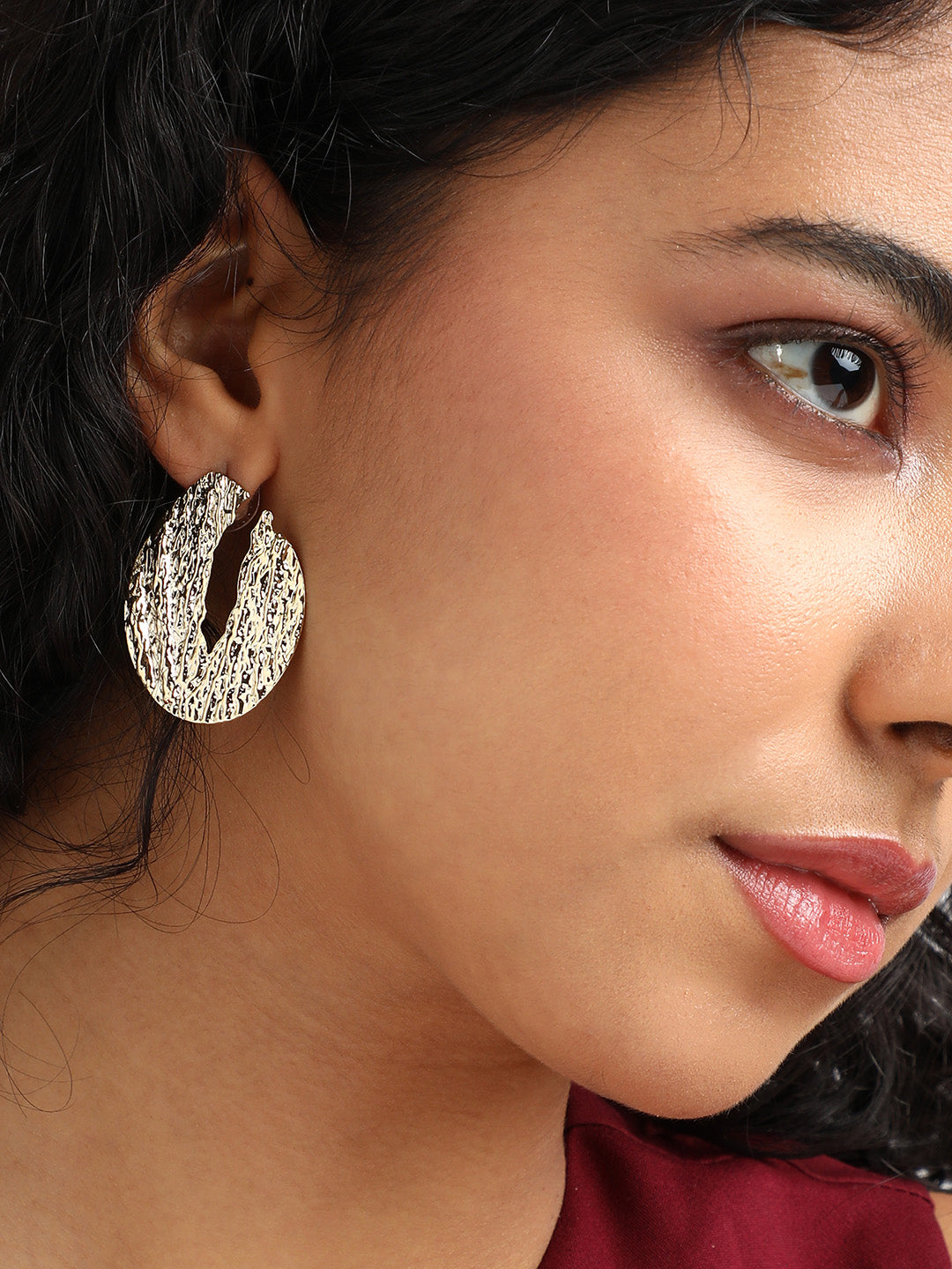 Women Dented Circular Stud Earrings