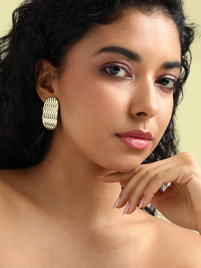 Women Zig-Zag Circular Stud Earrings