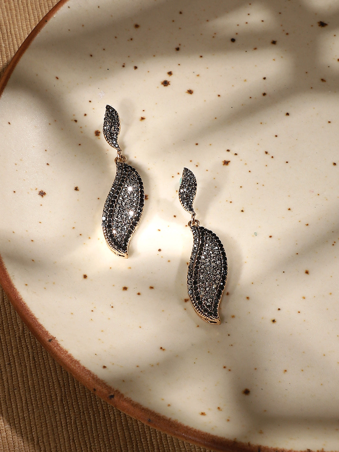 Women Embellished Rhombus Swirl Drop Earringss