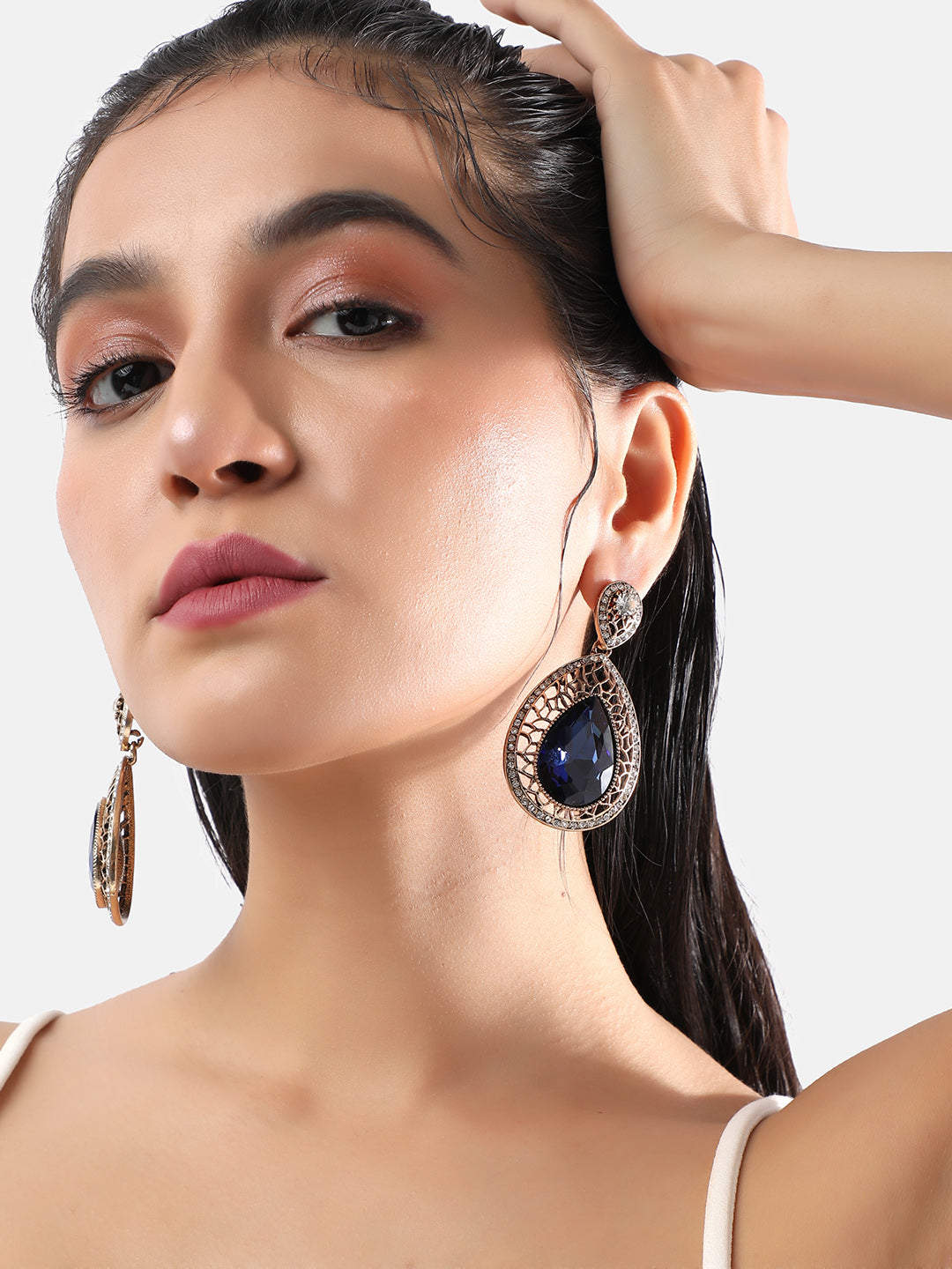 Women Intricate Teardrop Earringss