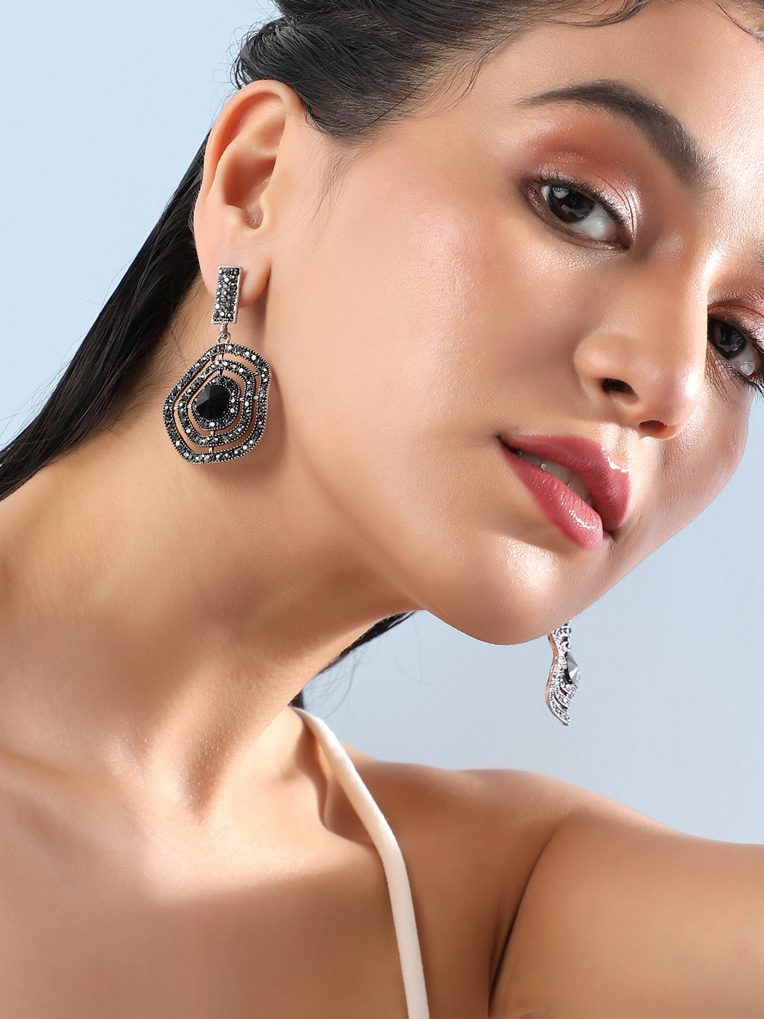 Women Embellished Lined Circular Drop Earringss