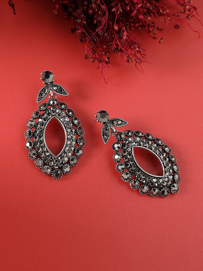 Women Embellished Hollow Eye Drop Earringss