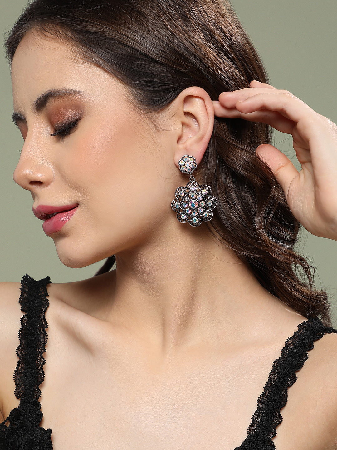 Women Clustered Flora Drop Earringss