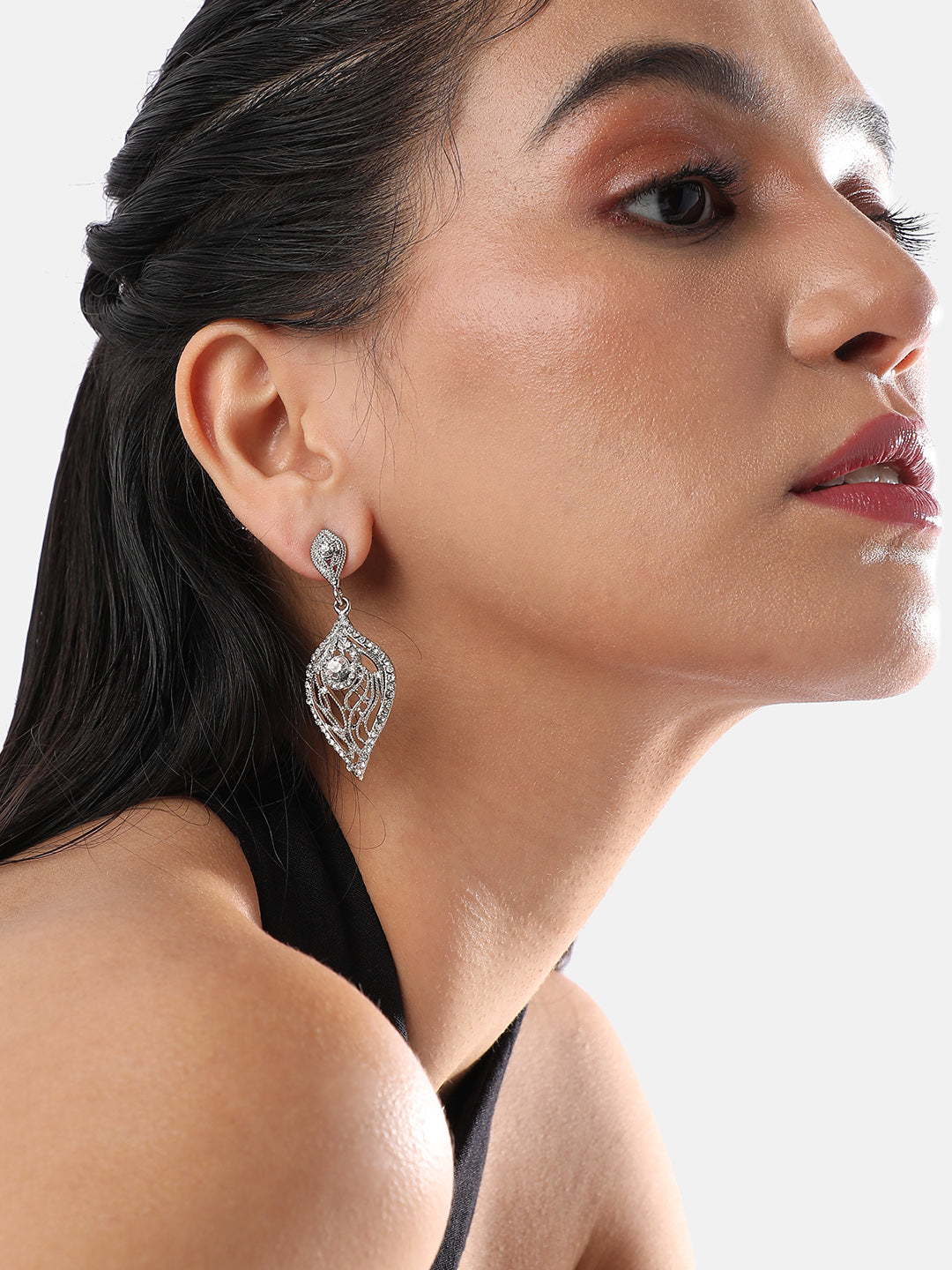 Women Intricate Leaf Drop Earringss