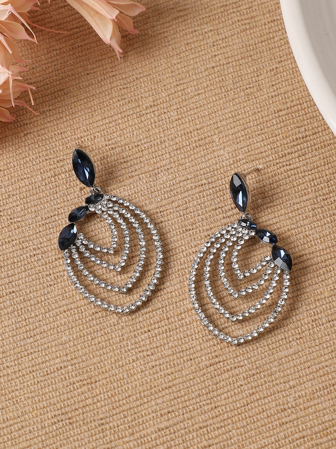Women Contrast Embellished Lined Eye Drop Earringss