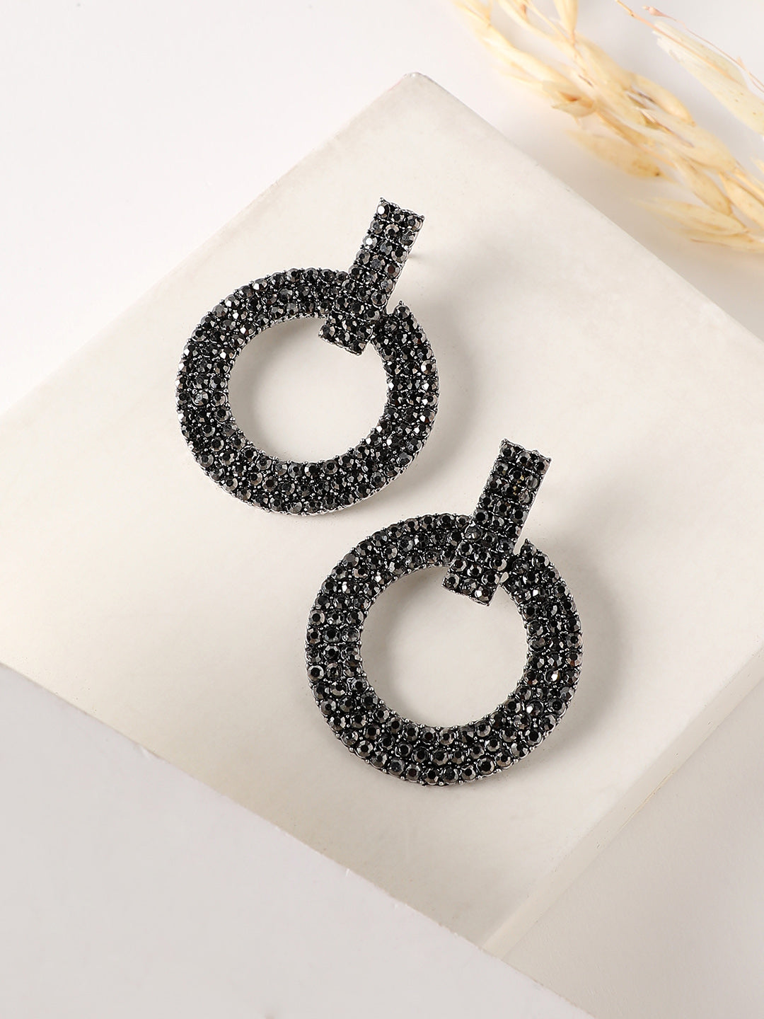 Women Clustered Hollow Circular Drop Earringss