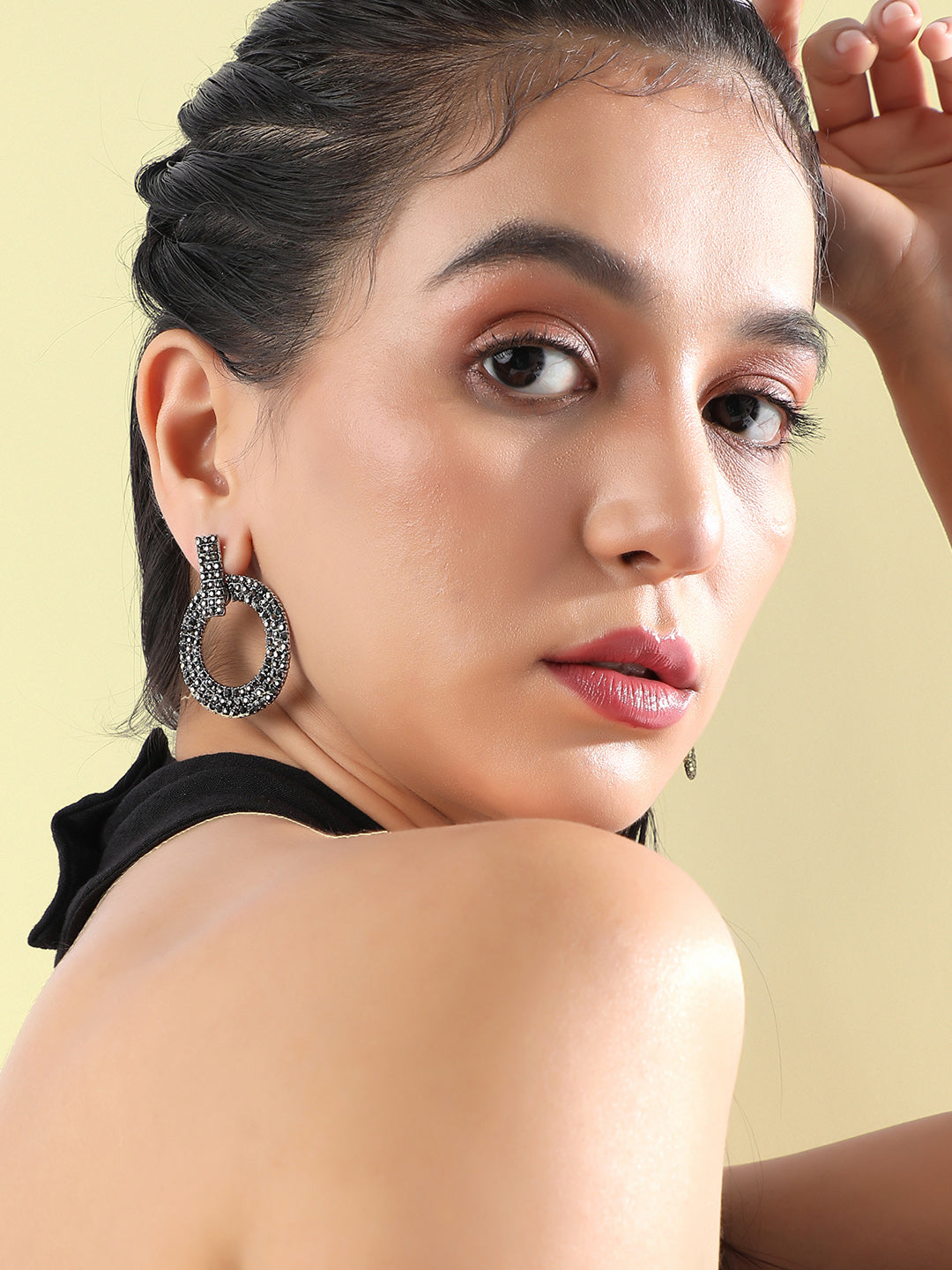 Women Clustered Hollow Circular Drop Earringss