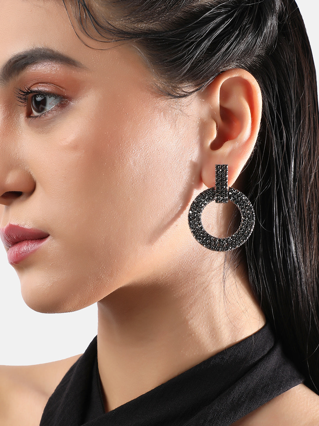 Women Clustered Hollow Circular Drop Earringss