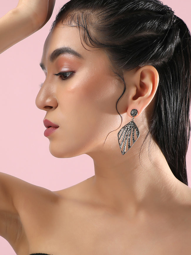 Women Stardust Drift Drop Earringss