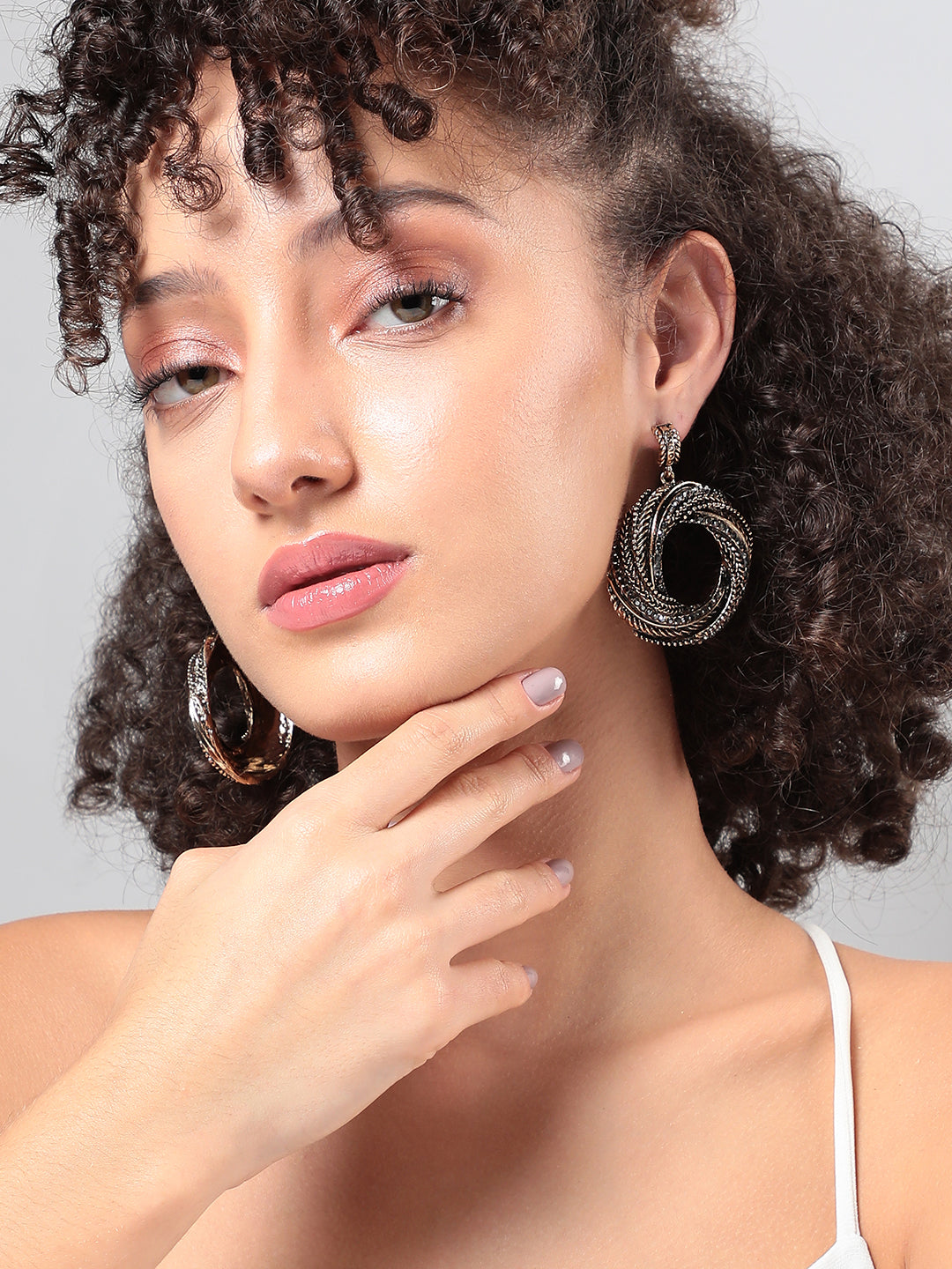 Women Golden Gleam Drop Earringss