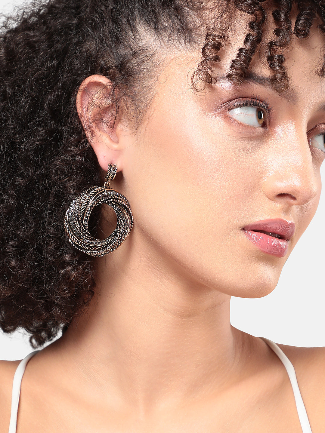 Women Golden Gleam Drop Earringss