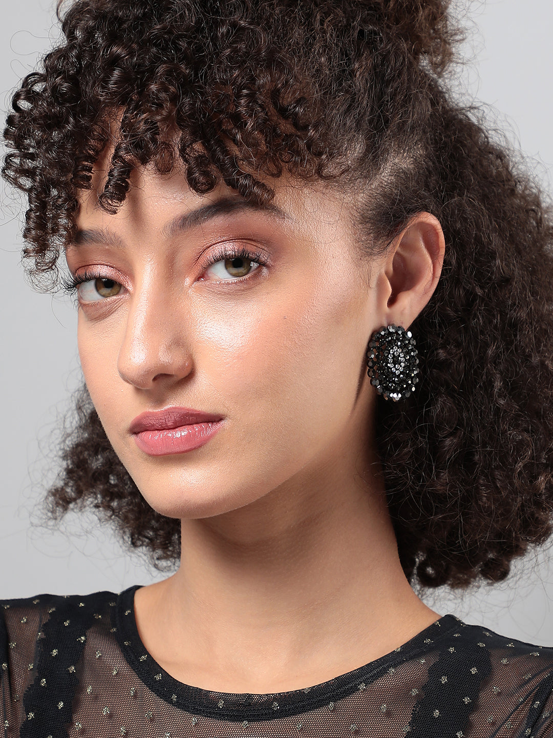 Women Infinite Iris Stud Earringss