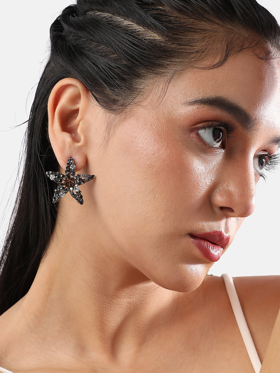 Women Ethereal Starfish Stud Earringss
