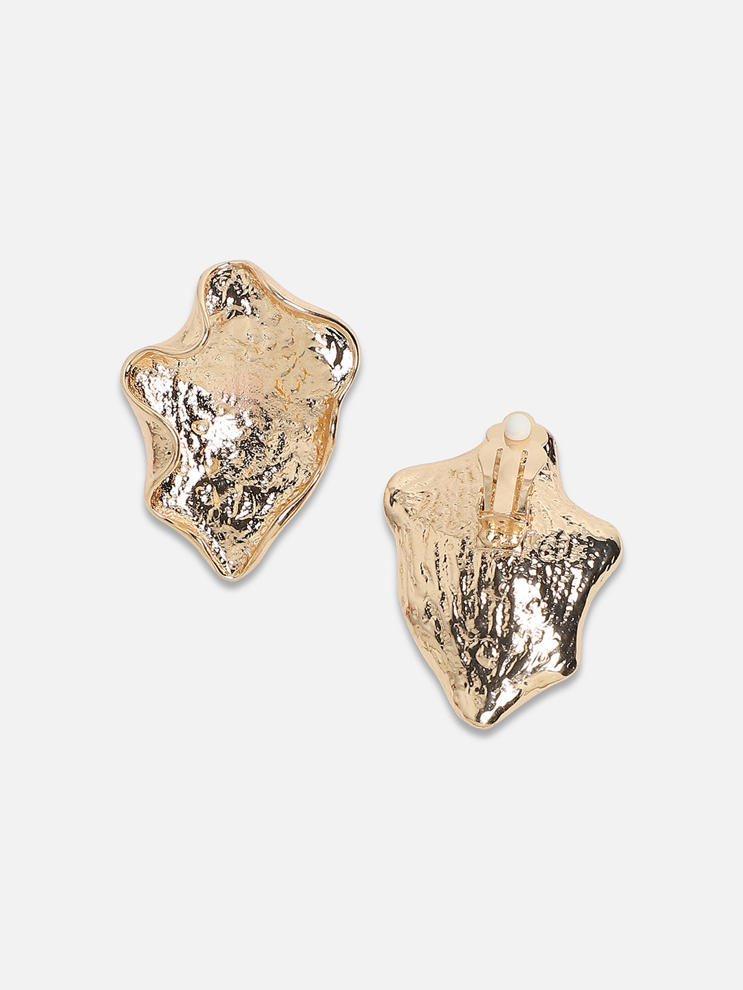 Women Metallic Wave Stud Earringss