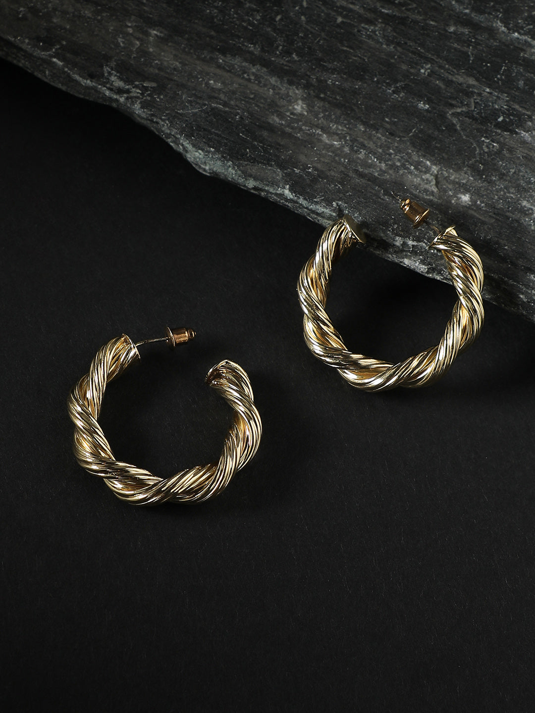 Women Twisted Hoop Earrrings