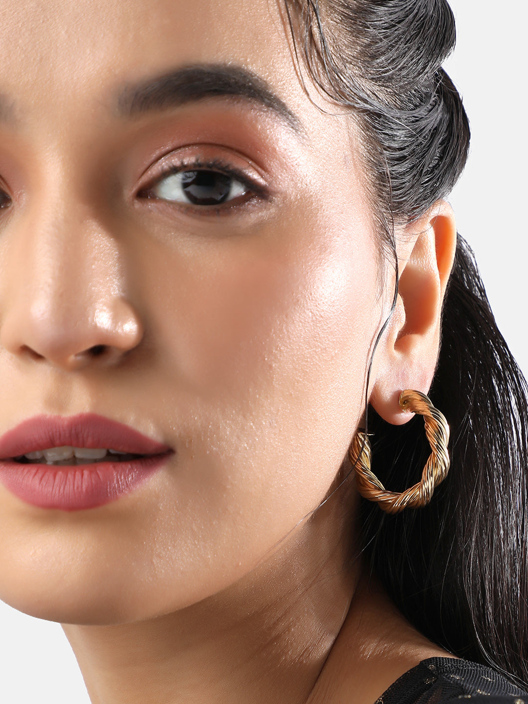 Women Twisted Hoop Earrrings