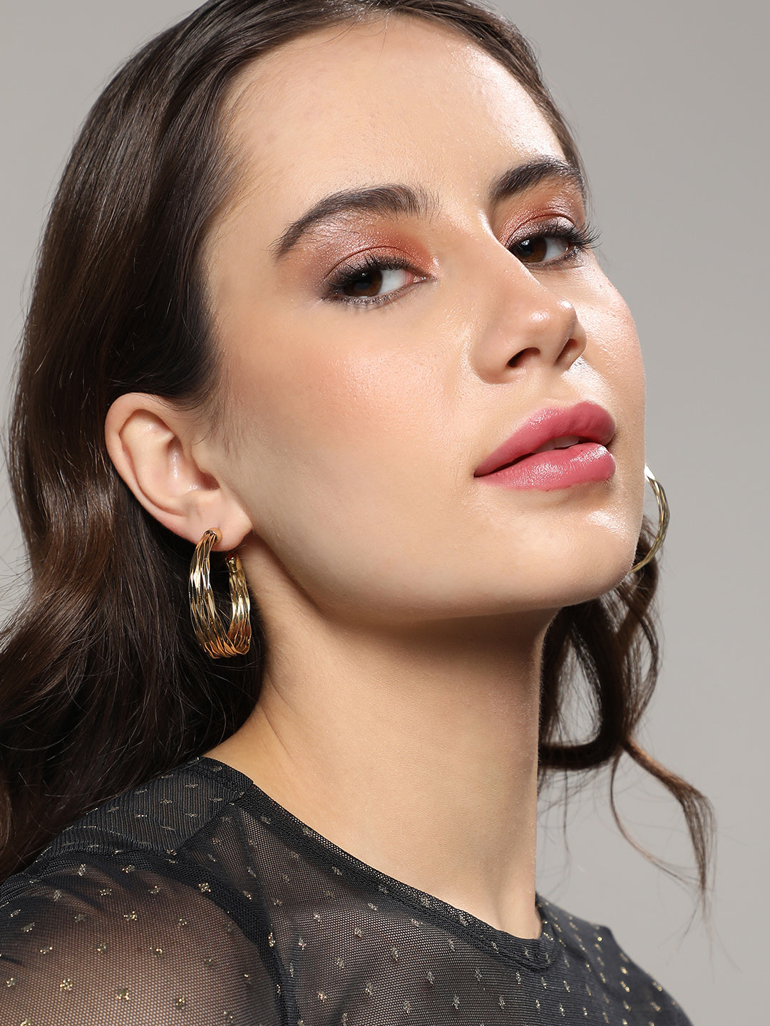 Women Ribbed Wire Hoop Earrrings
