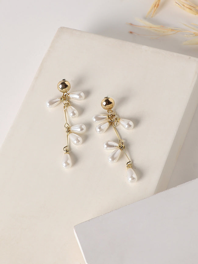 Women Pearl Cluster Drop Earringss