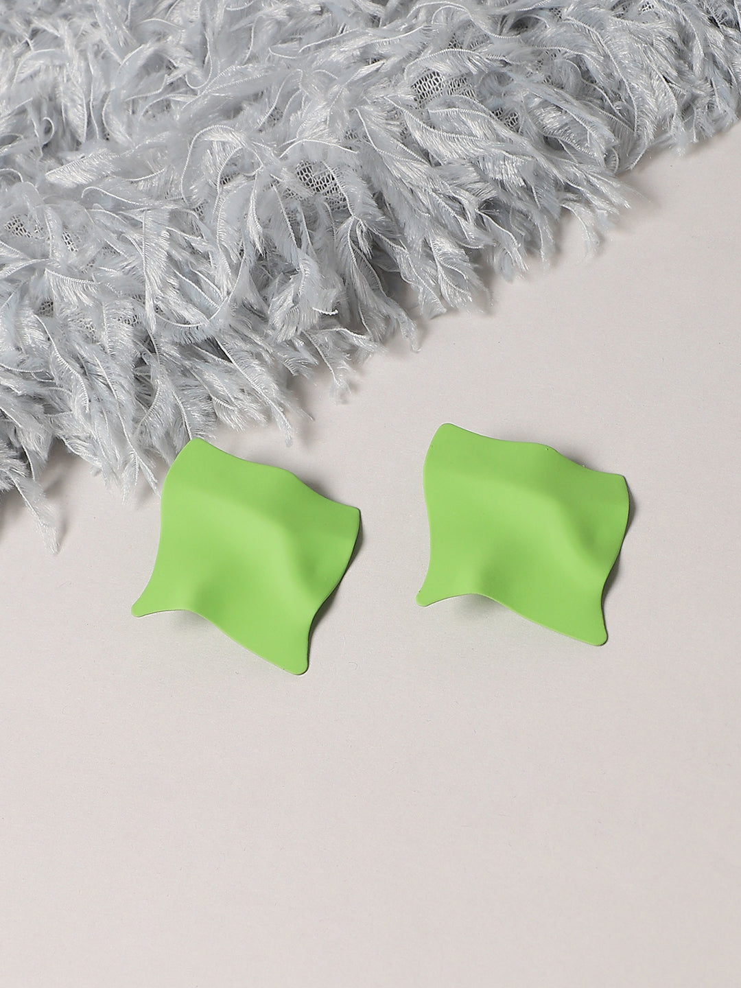 Women Ripple Hues Stud Earringss