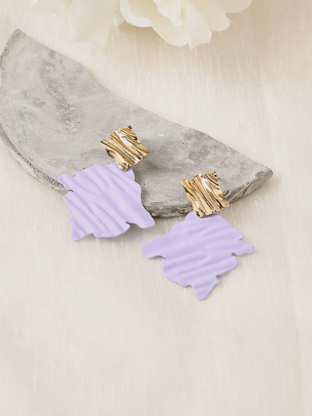 Women Contrast Ripple Drop Earringss