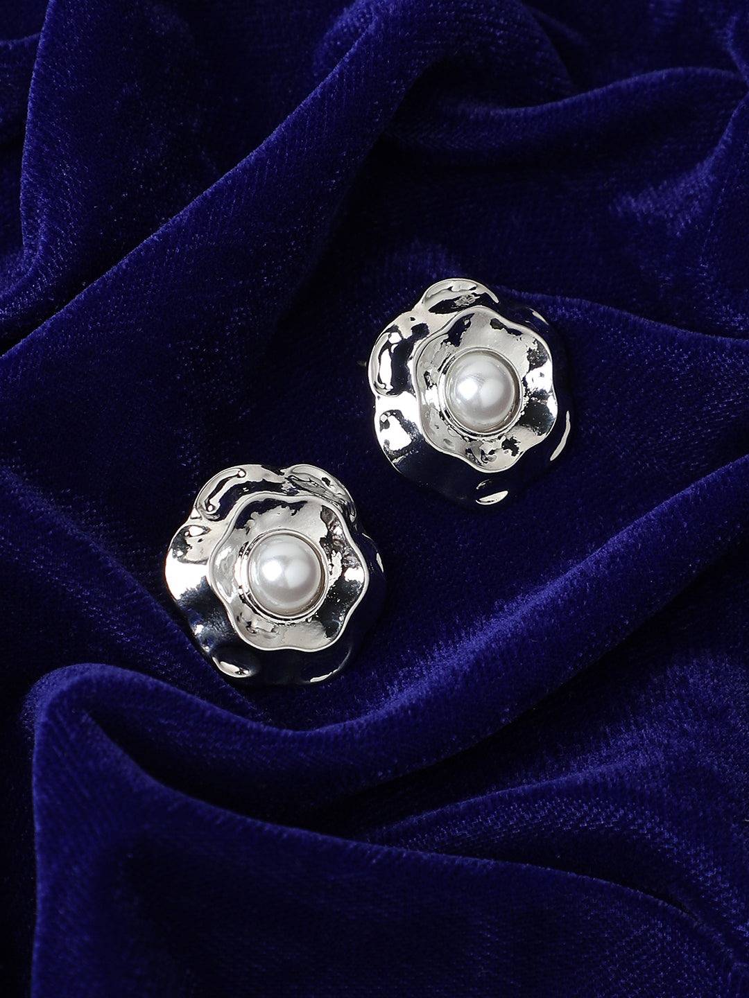 Women Silver-Plated Pearls Beaded Studs Earrings