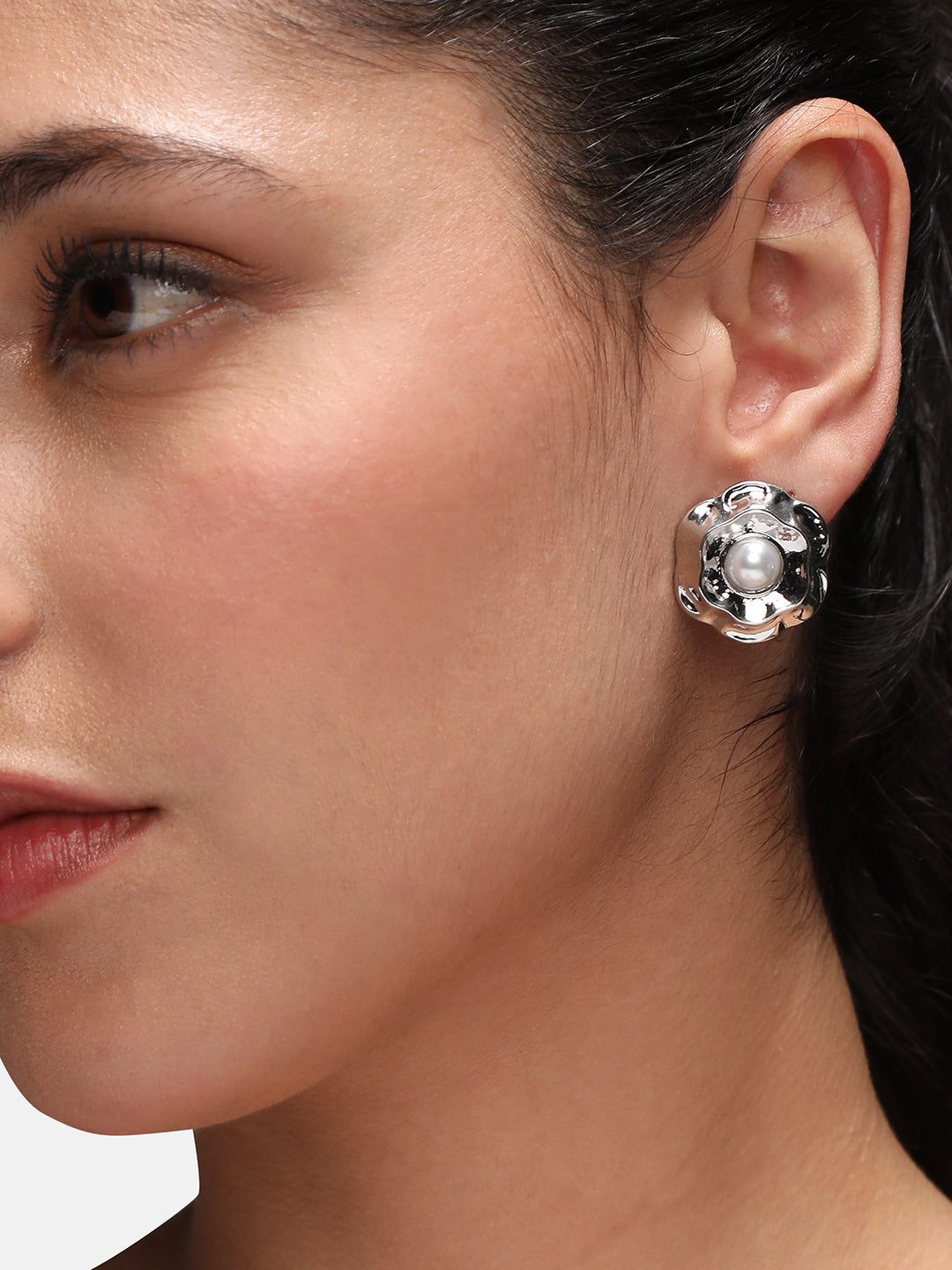 Women Silver-Plated Pearls Beaded Studs Earrings