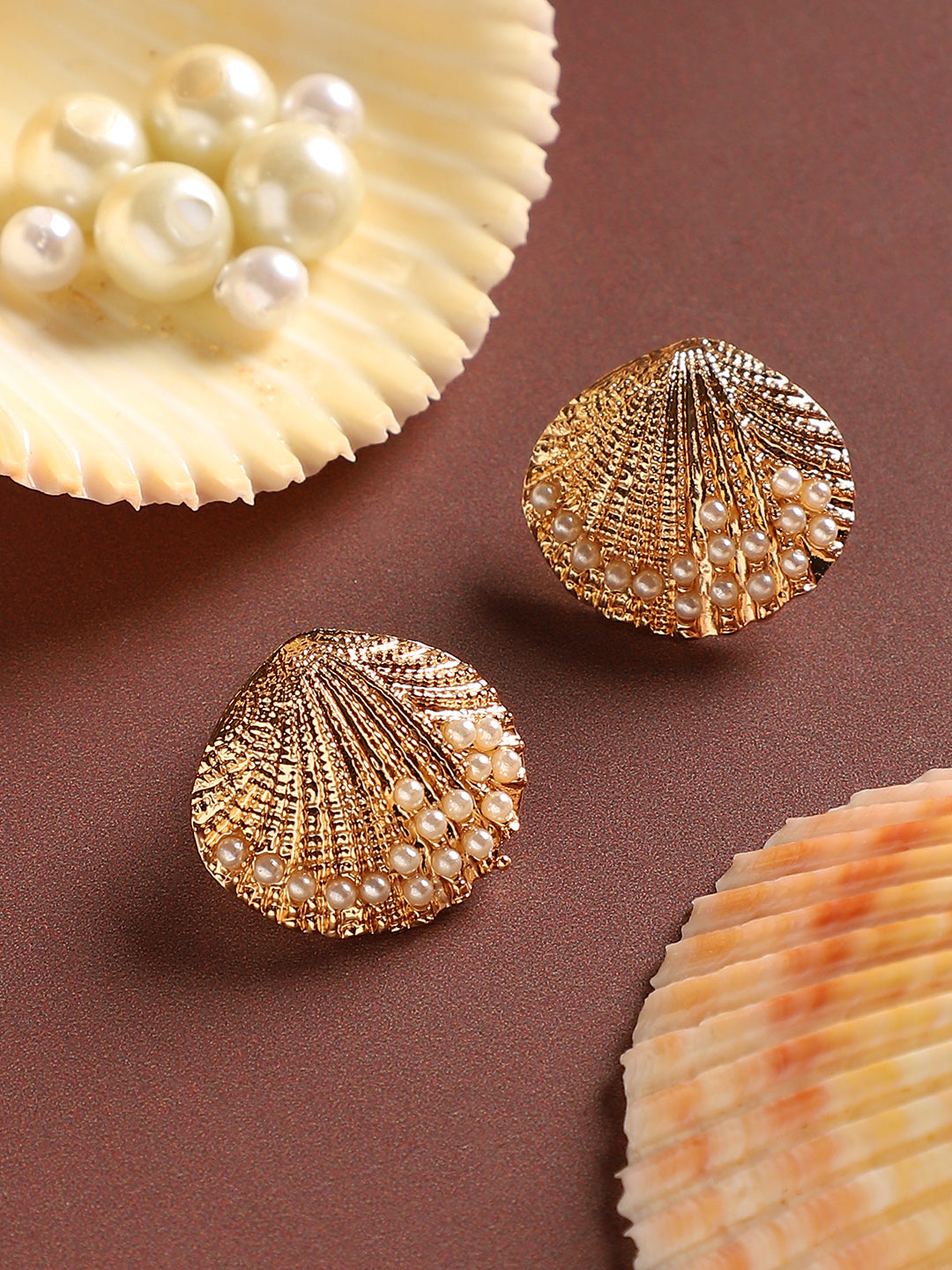 Women Gold Pearl Seashell Stud Earrings