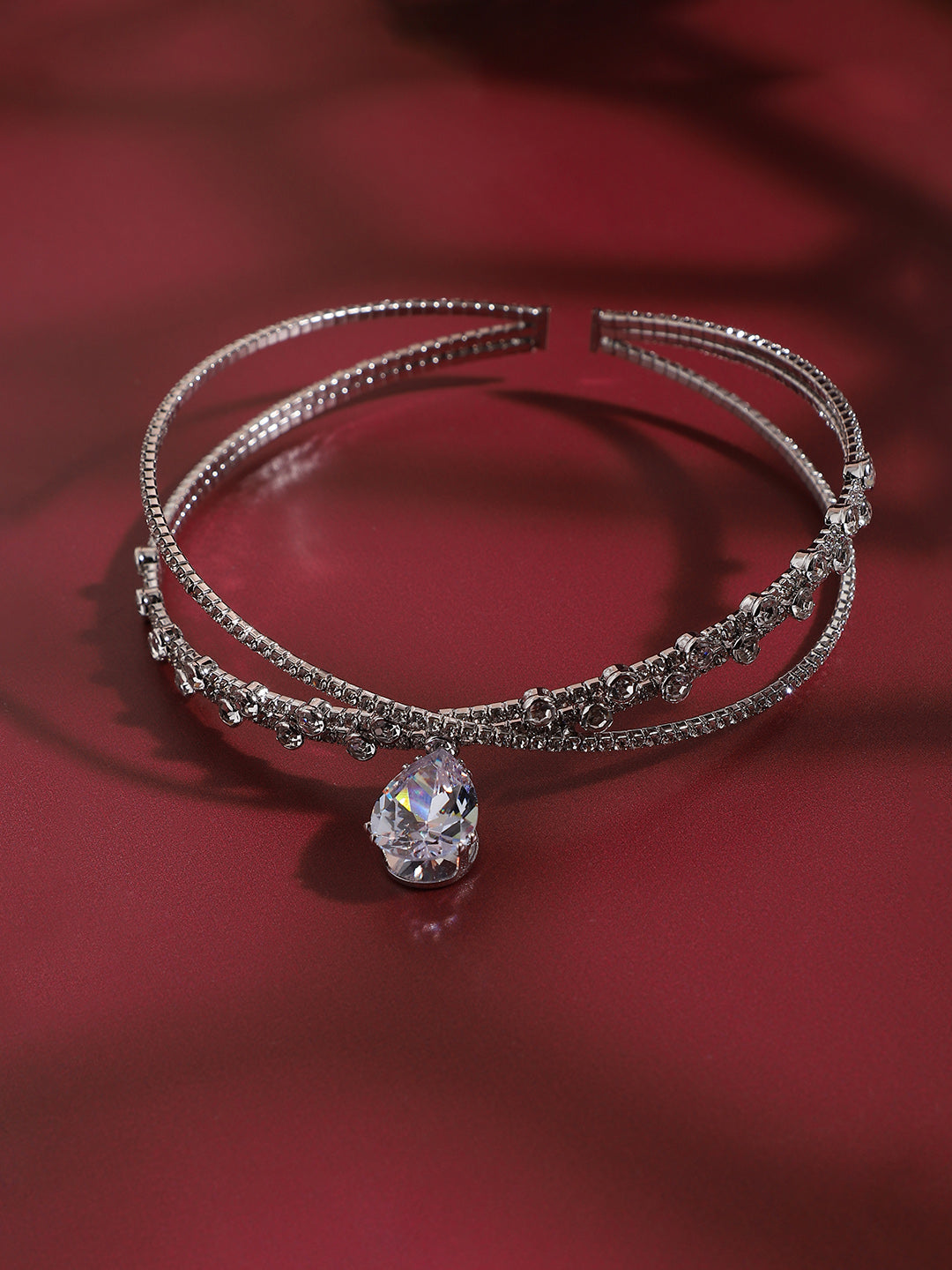 Women Glamorous Adornment: Stylish Headpiece