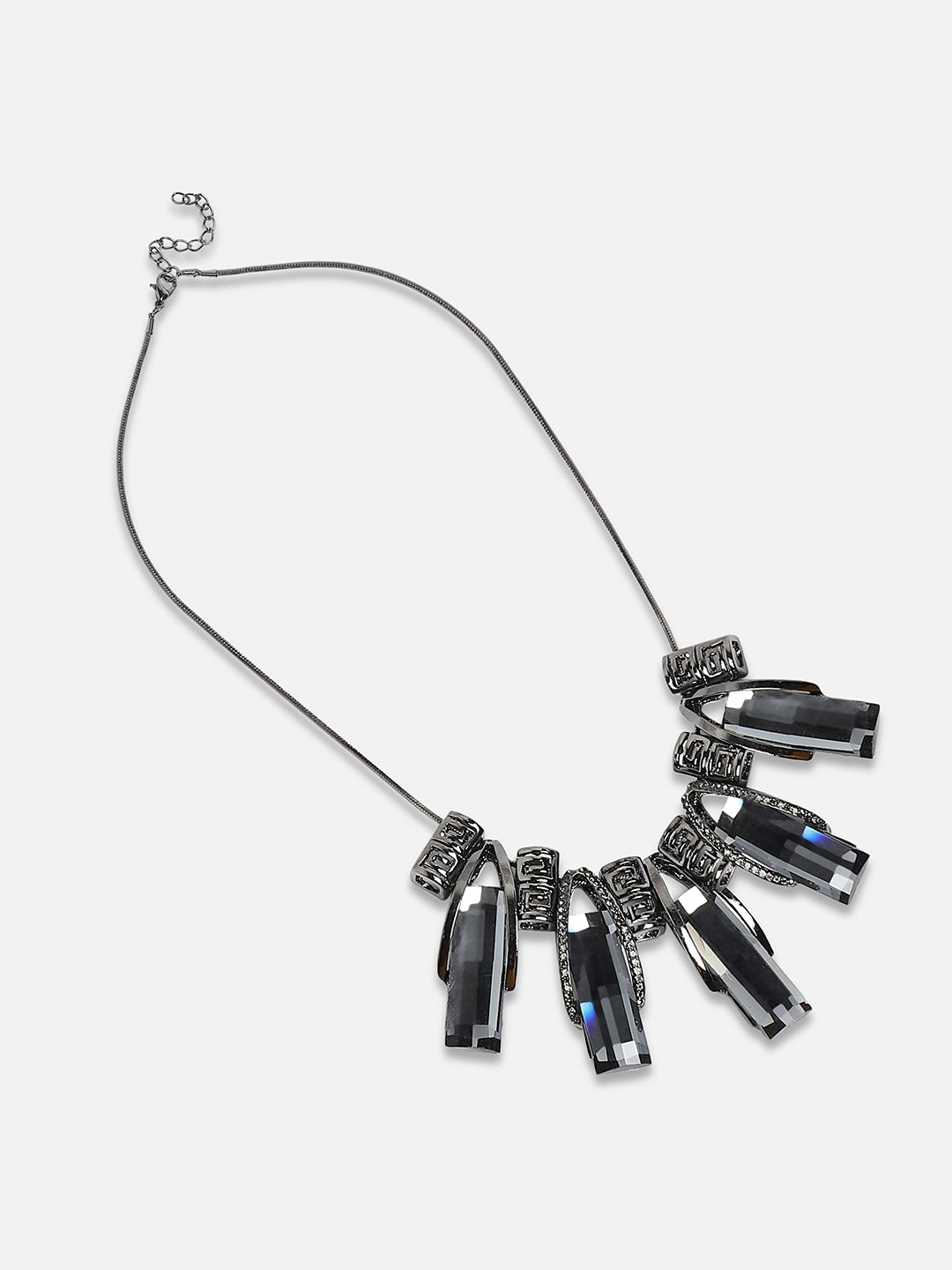 Women Metallic Petals Collar Necklace