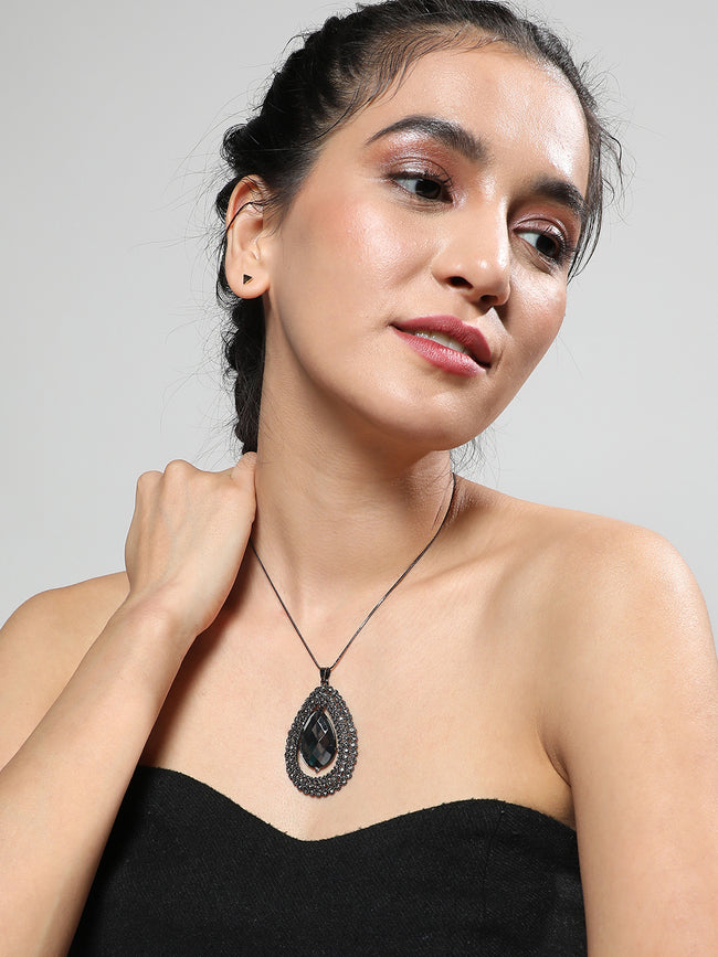 Women Victorian Velvet Pendant Necklace