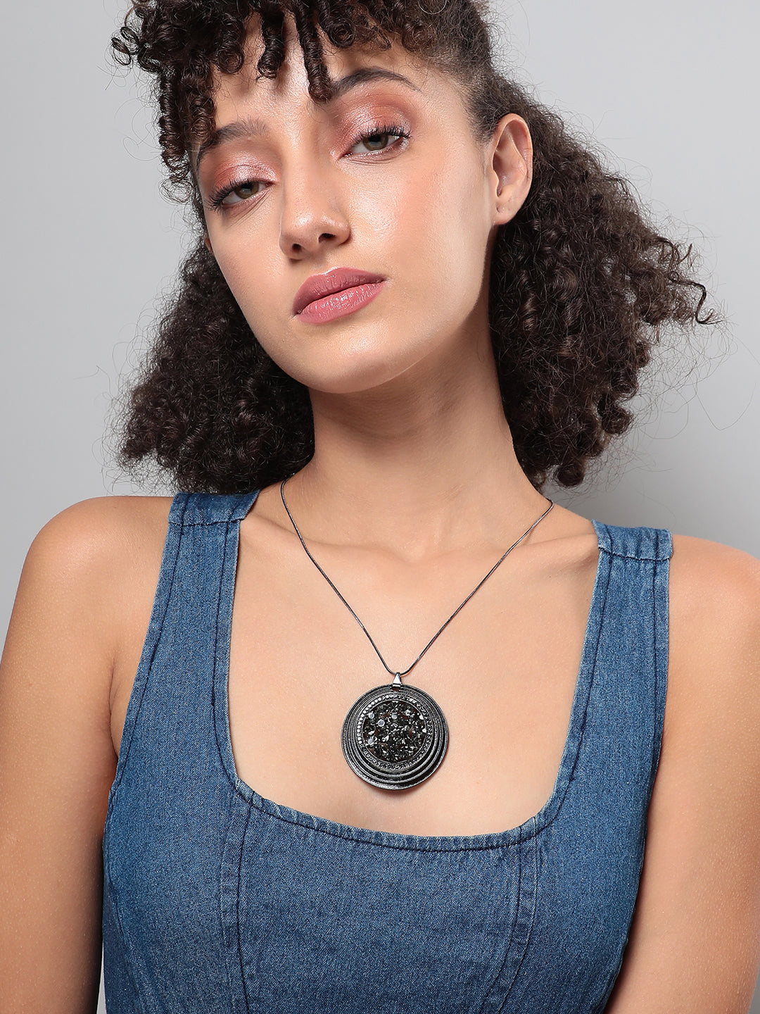 Women Embellished Circular Pendant Necklace