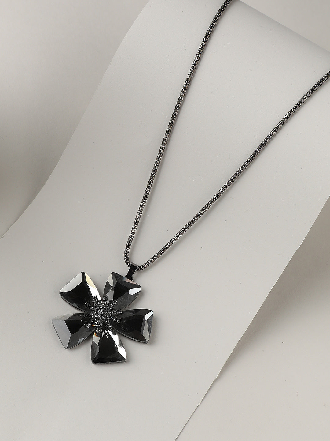 Women Gilded Garden Pendant Necklace