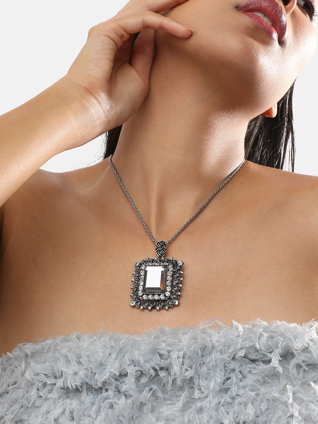 Women Secret Gardenia Pendant Necklace