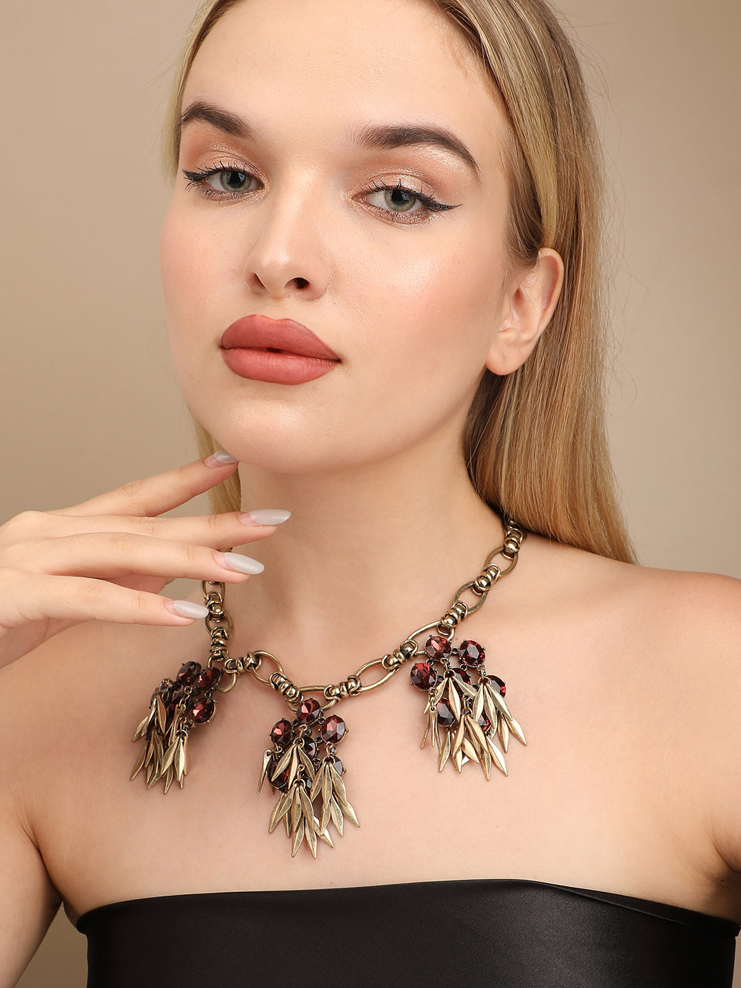 Women Black Stone choker necklace