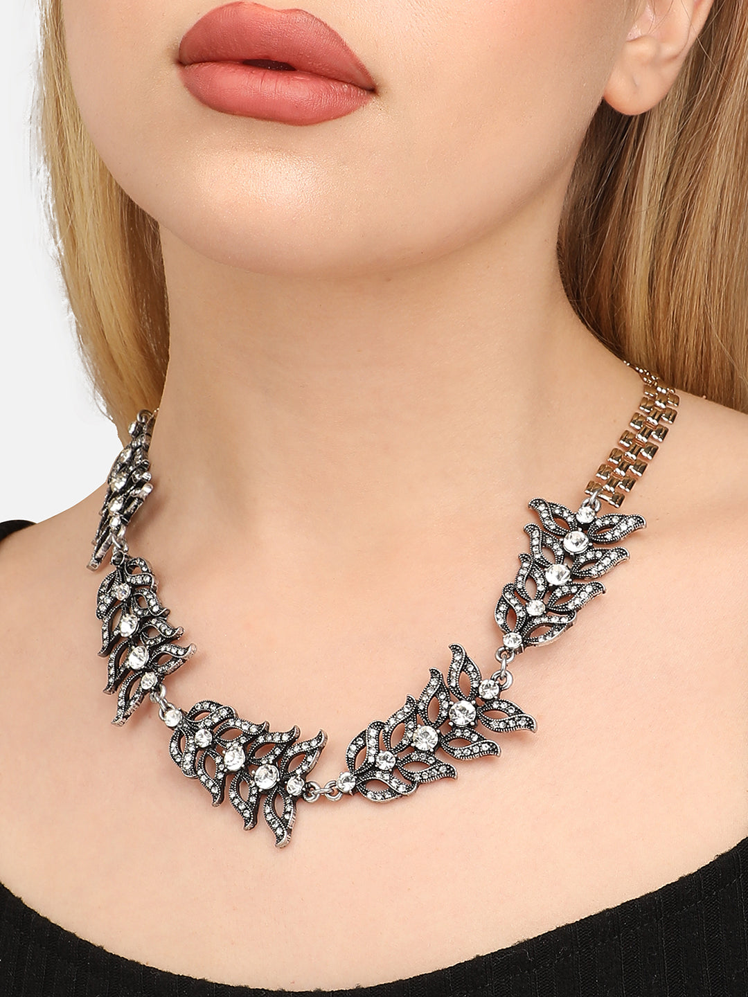 Women Silver statement necklace
