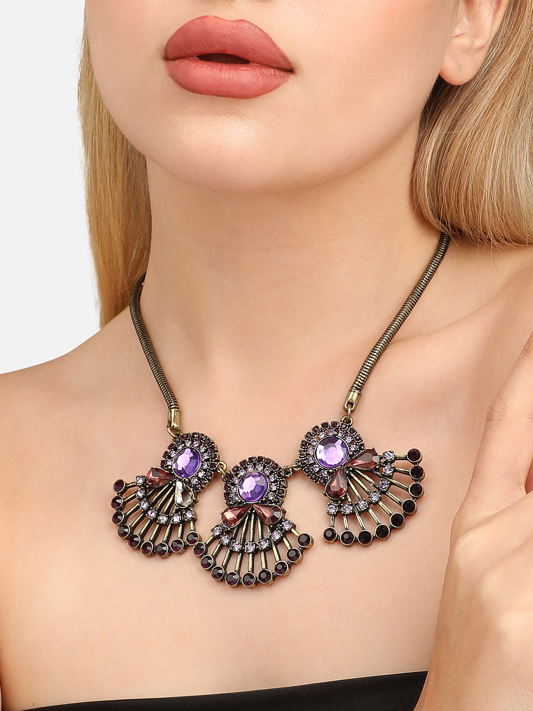 Women Pendent Gold choker necklace
