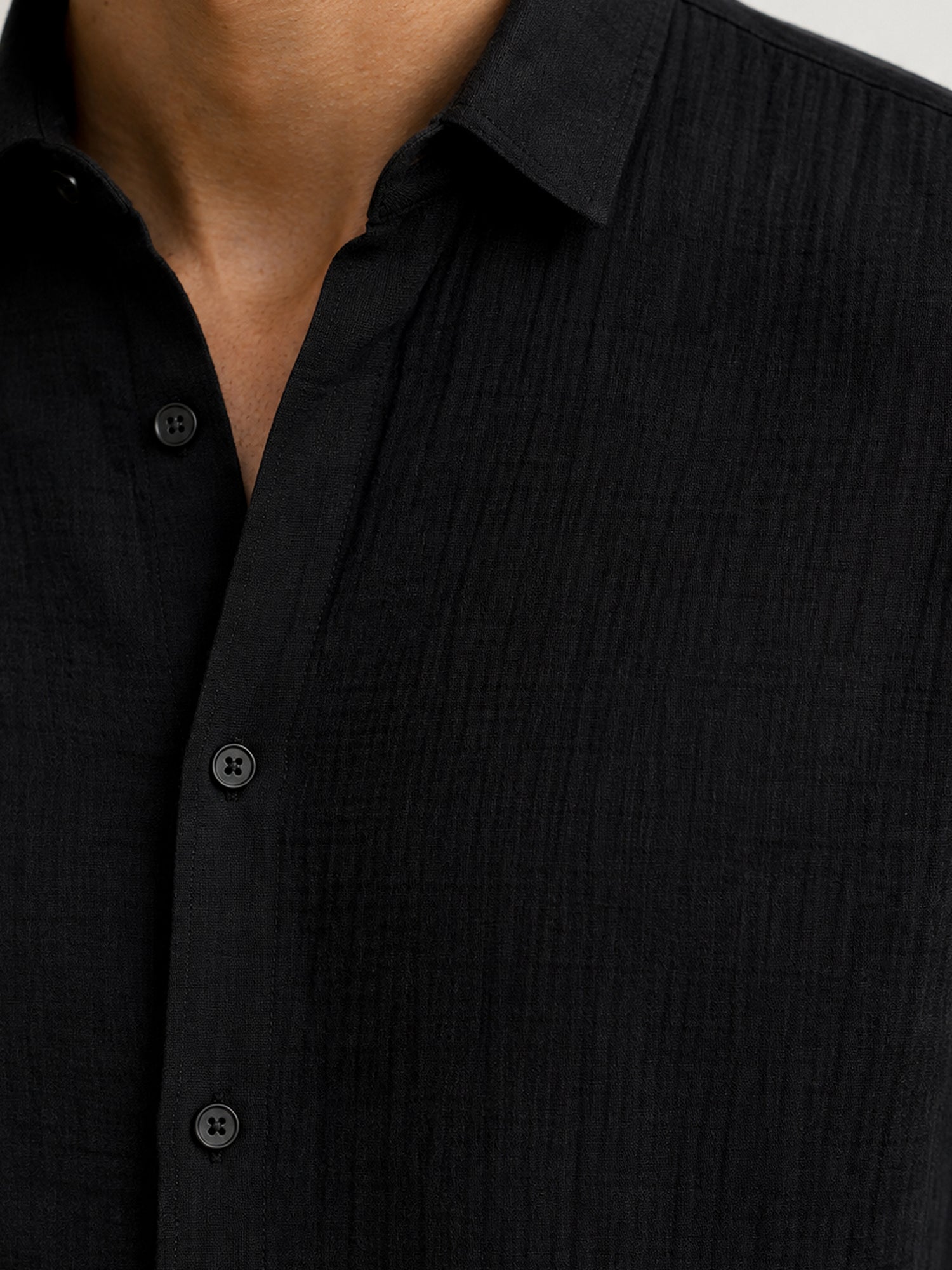 Men Black Solid Full Sleeve Casual Shirt