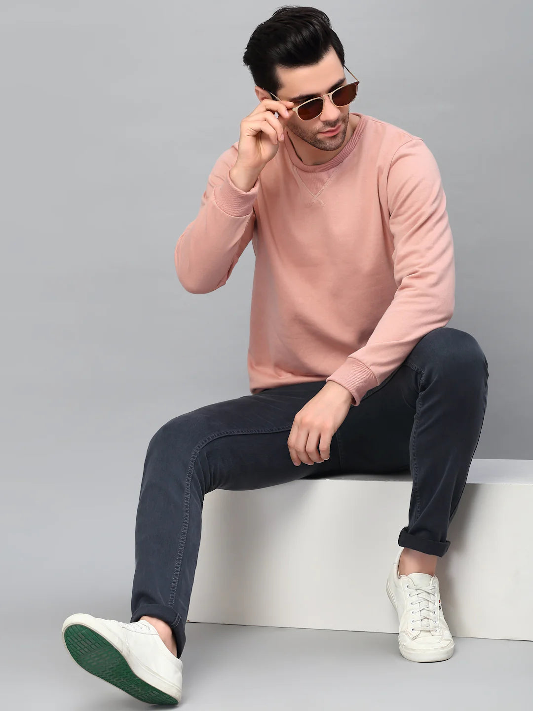 Men Neck Stitch Detail Basic Fleece Sweatshirt