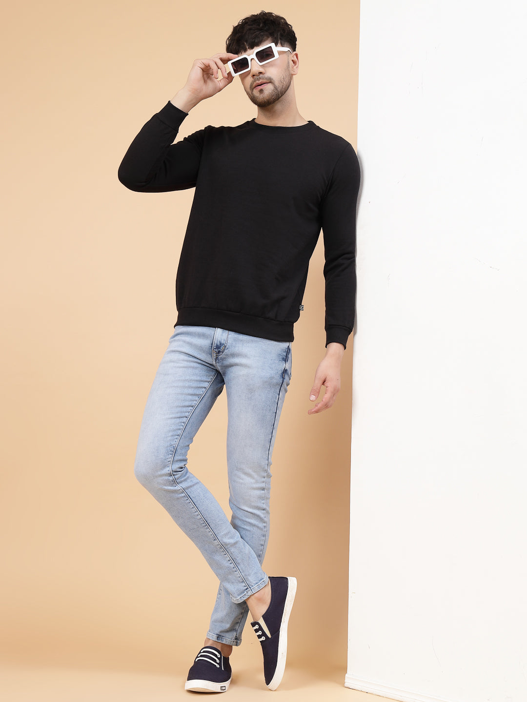 Men Black Round Neck Full Sleeve Fleece Sweatshirt