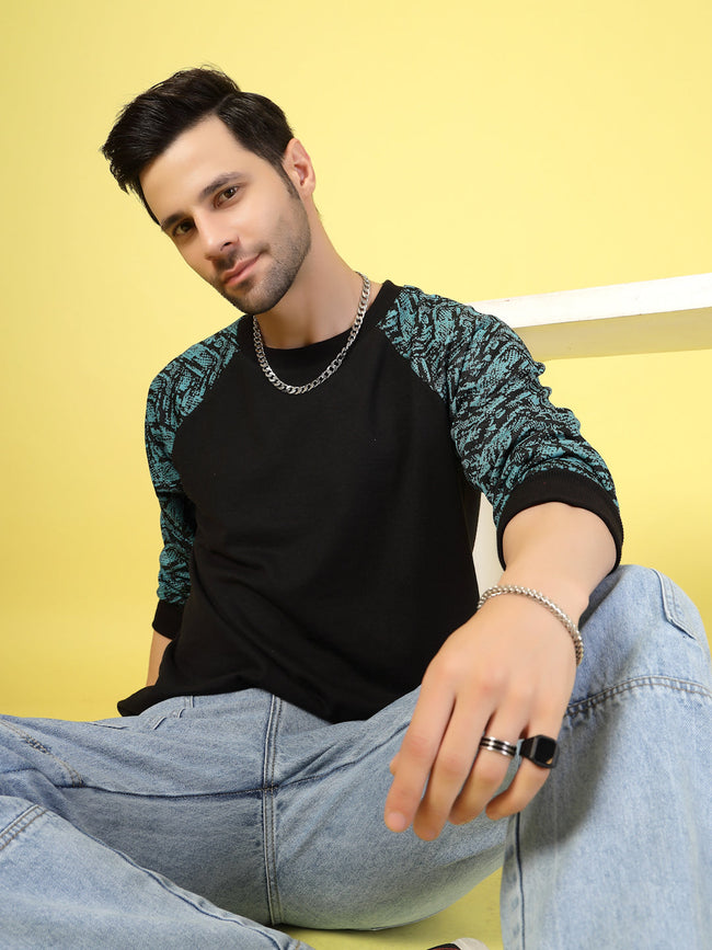 Men Colorblocked Round Neck Sweatshirt