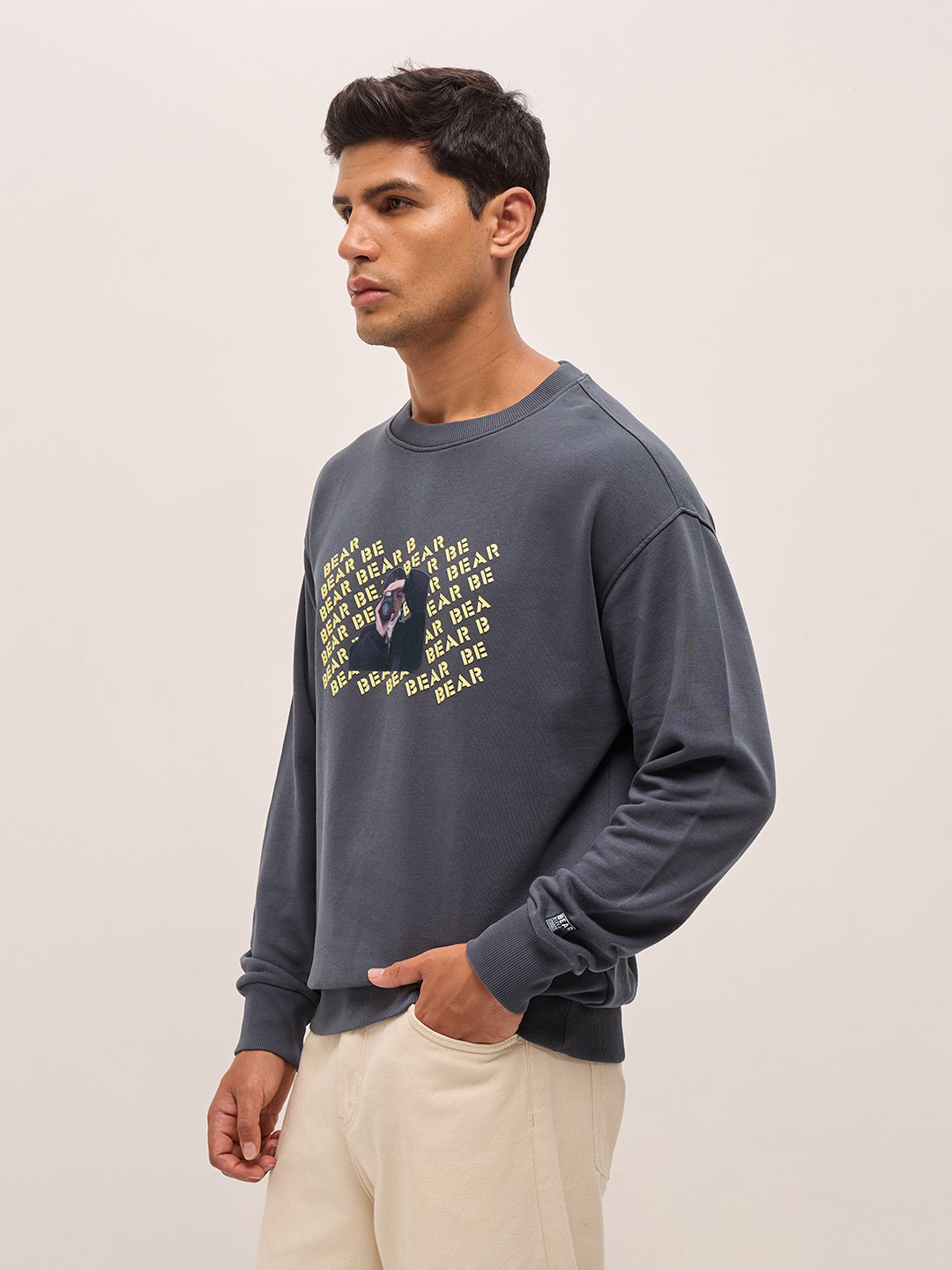 Men Grey Graphic Printed Relax Fit Crew Neck Sweatshirt