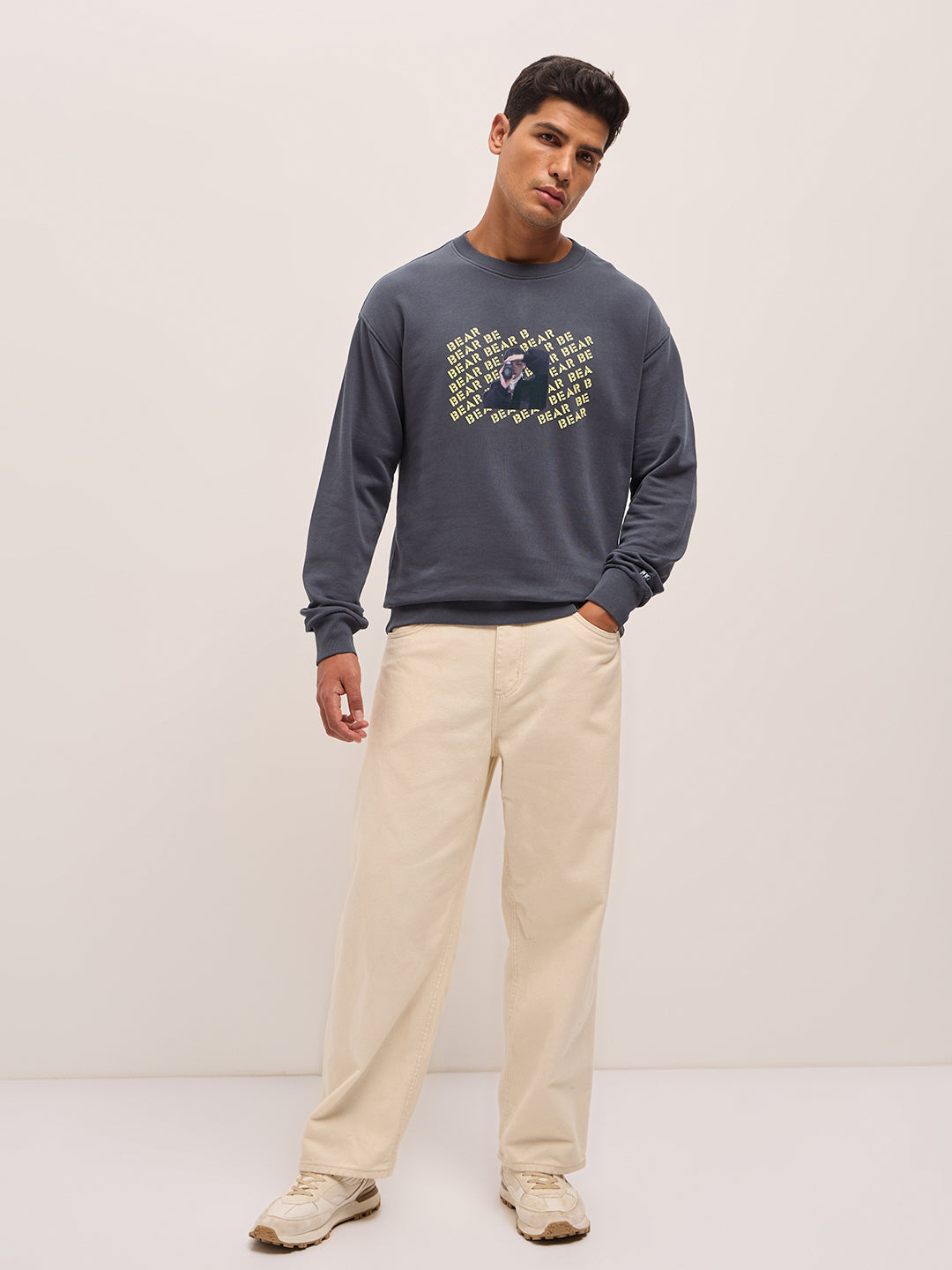 Men Grey Graphic Printed Relax Fit Crew Neck Sweatshirt