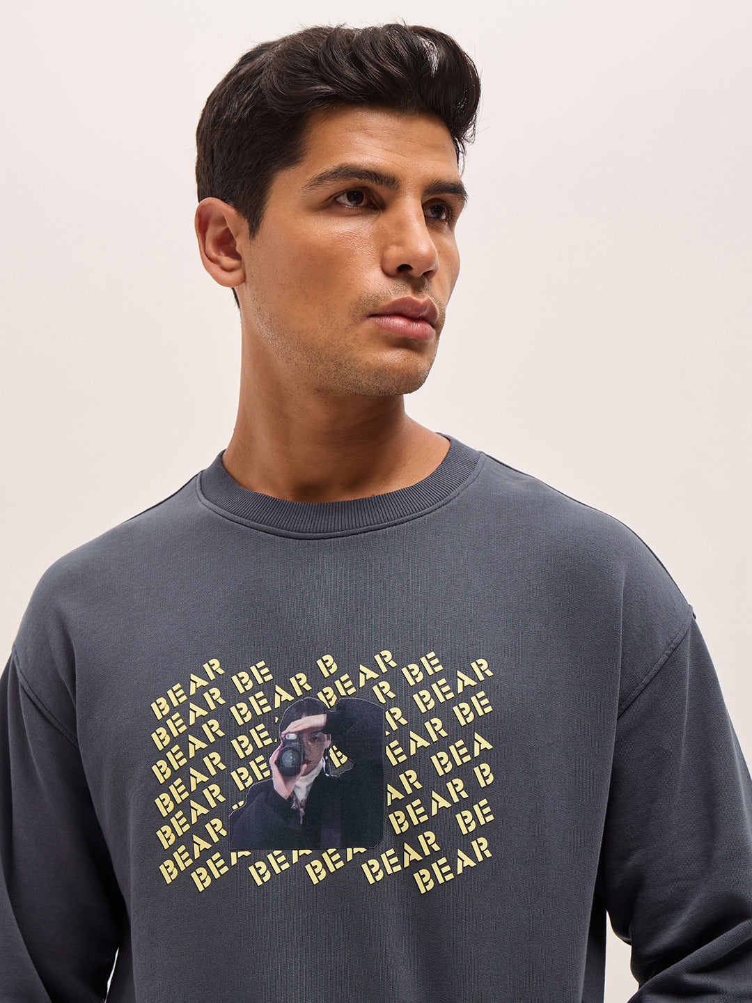 Men Grey Graphic Printed Relax Fit Crew Neck Sweatshirt