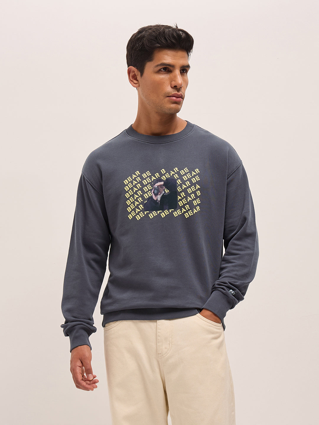 Men Grey Graphic Printed Relax Fit Crew Neck Sweatshirt