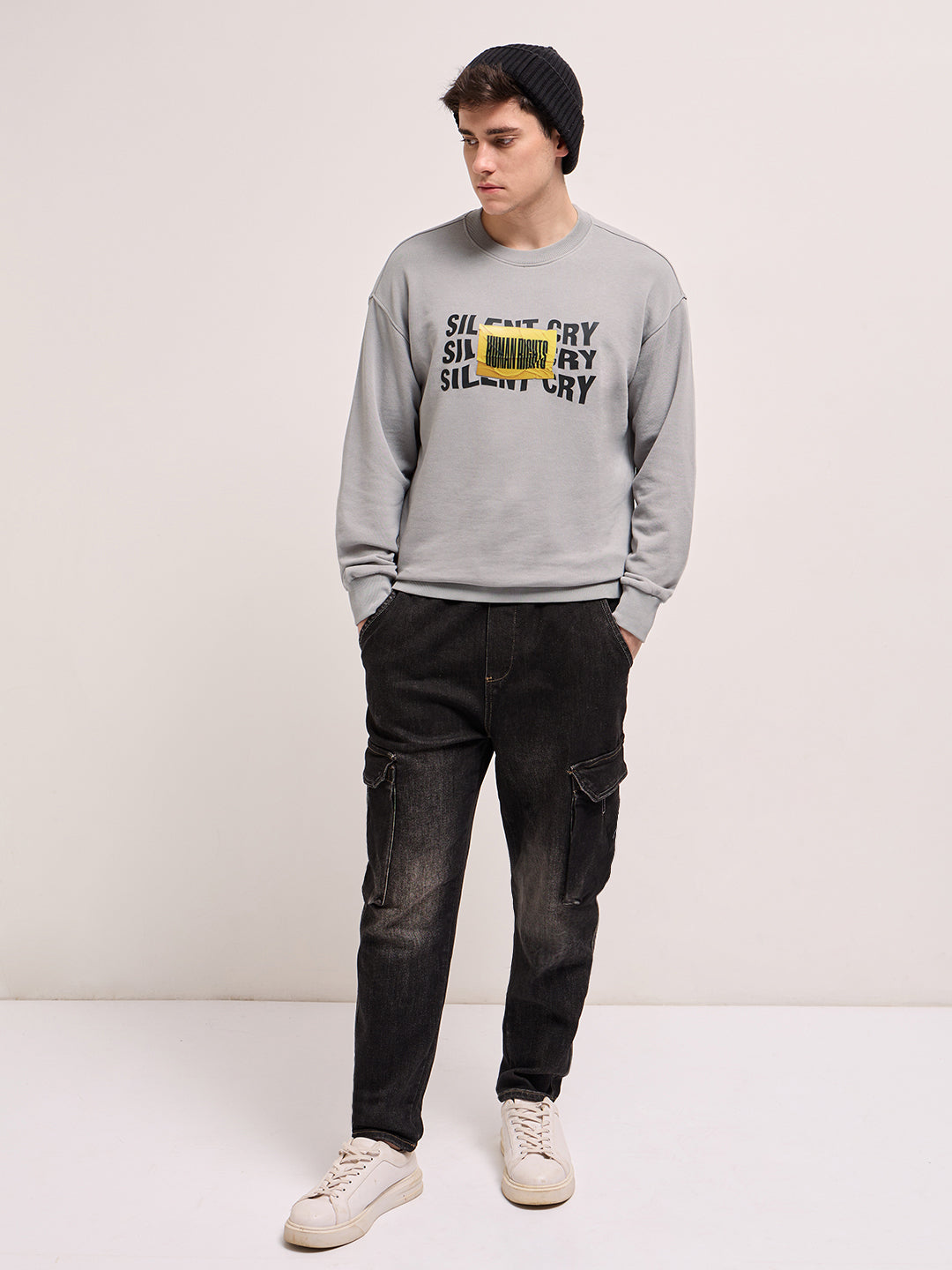 Men Grey Graphic Printed Relax Fit Crew Neck Sweatshirt