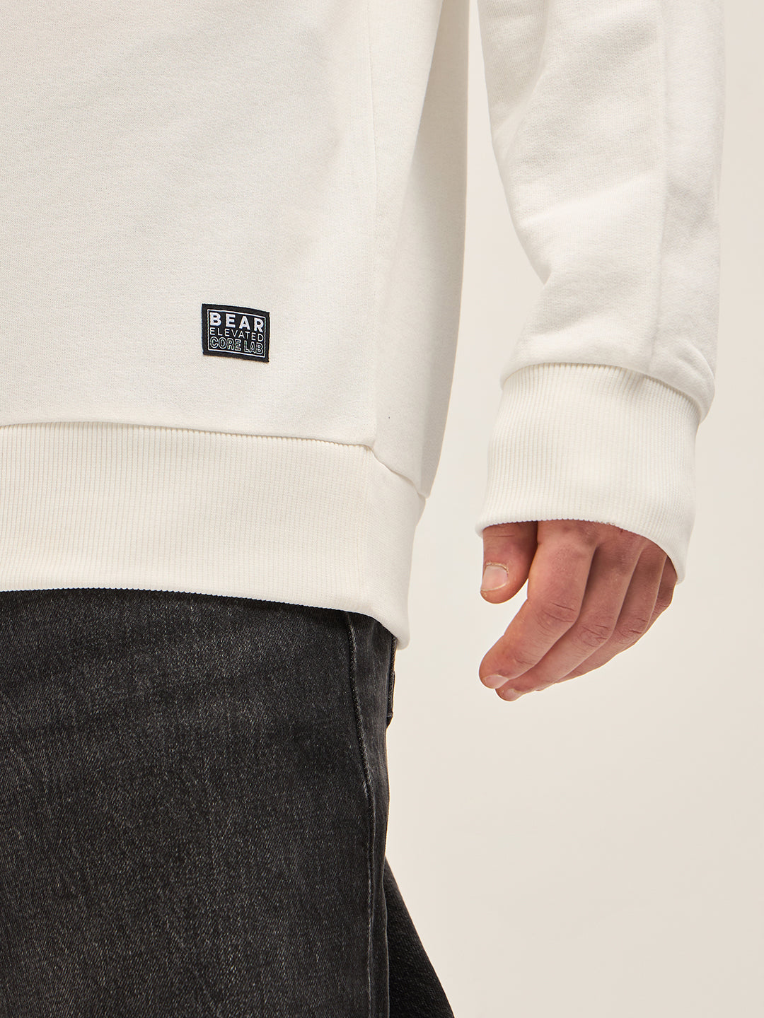 Men White Graphic Design Relax Fit Crew Neck Sweatshirt