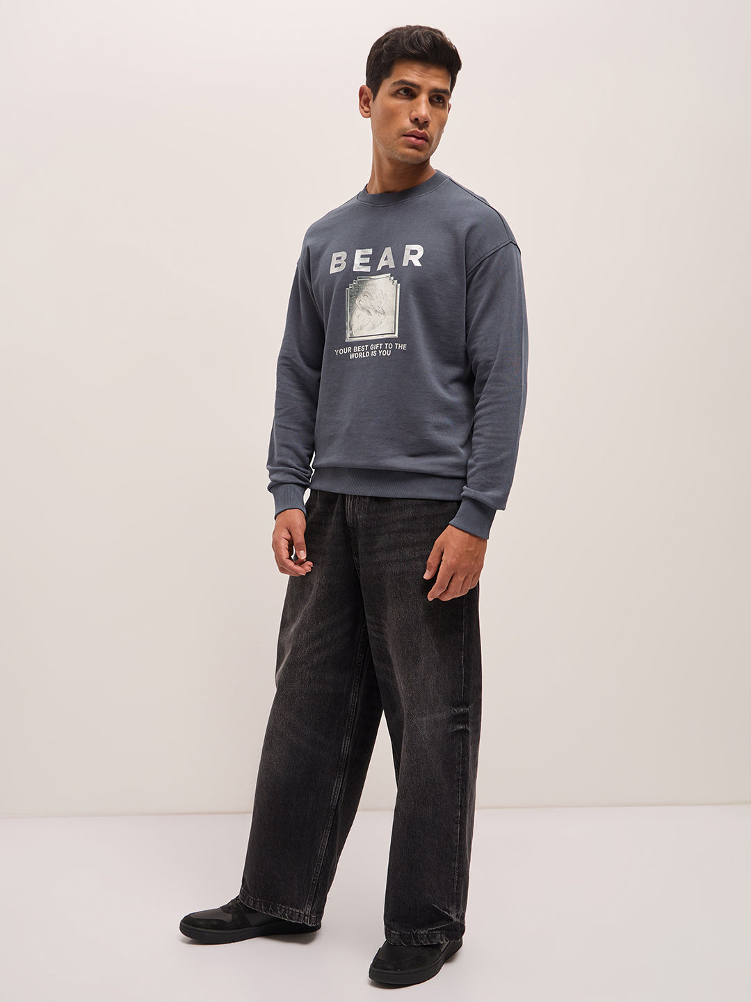 Men Grey Graphic Printed Relax Fit Crew Neck Sweatshirt
