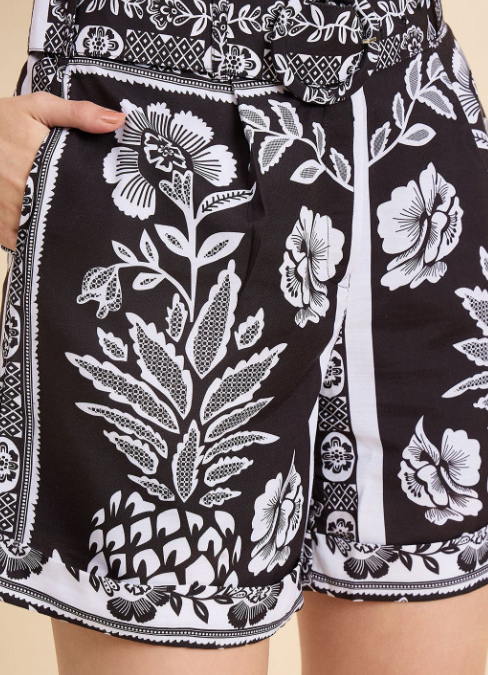 Women Black Pineapple Scarf Print Short