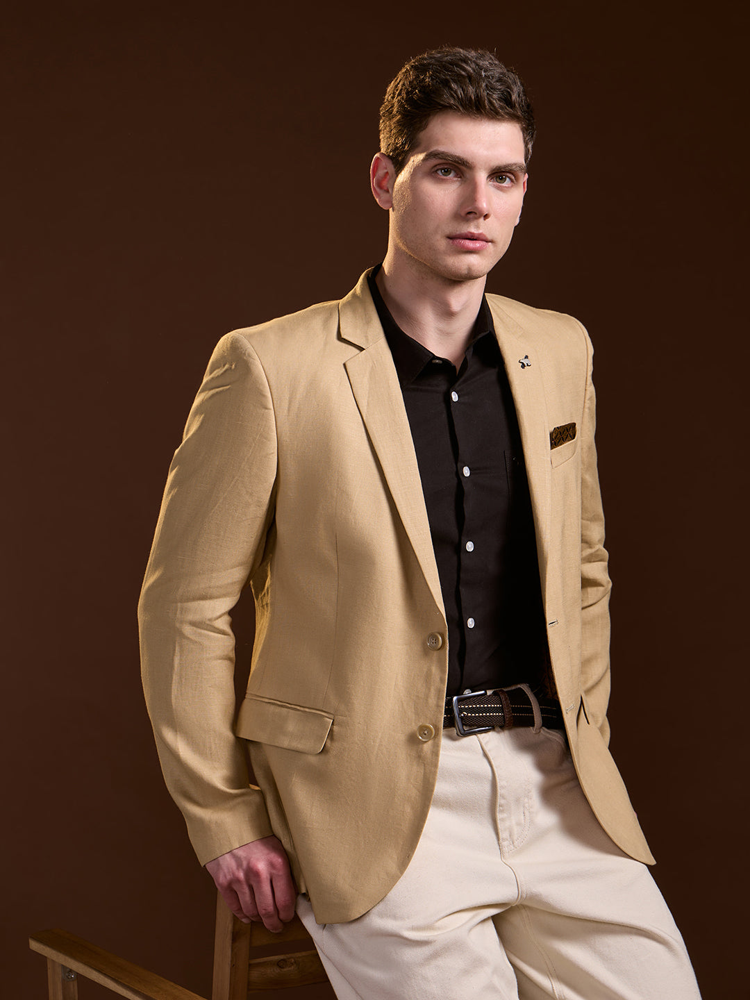 Men Alca Beige Solid Tailored Fit Single-Breasted Formal Blazer