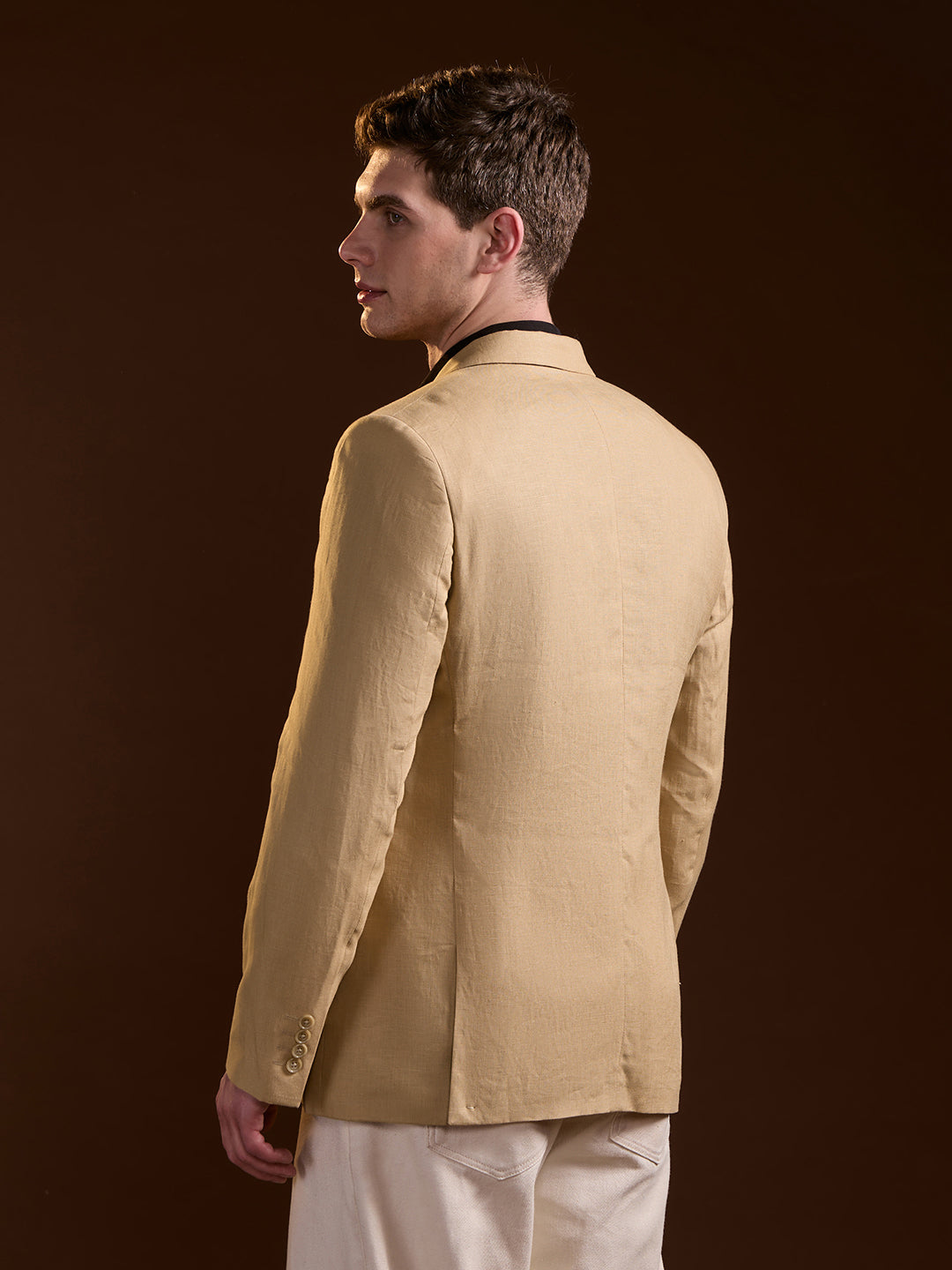 Men Alca Beige Solid Tailored Fit Single-Breasted Formal Blazer